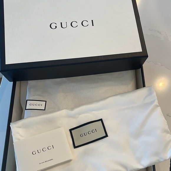 Authentic Gucci Dionysus GG Supreme Mini - Picture 3 of 10